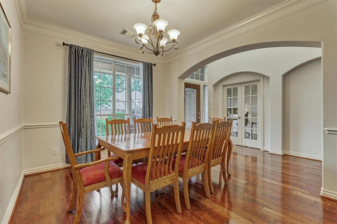 Photo of 11 N French Oaks Circle