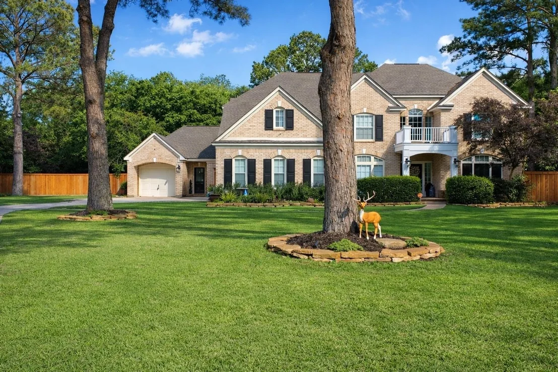 Photo of 16019 Roseview Lane