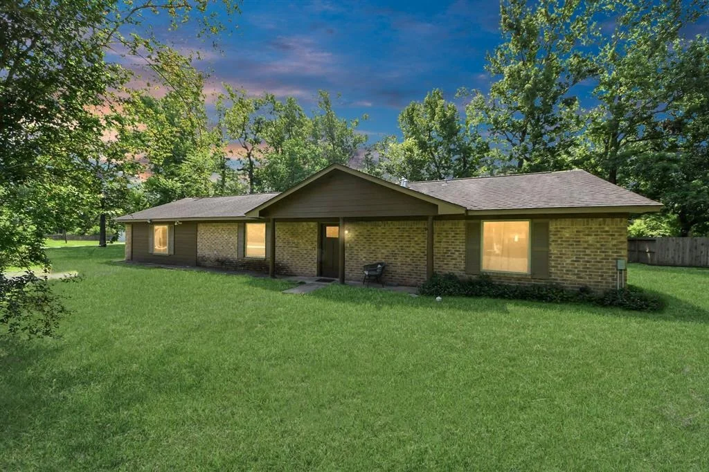 Photo of 1926 Oak Manor Drive