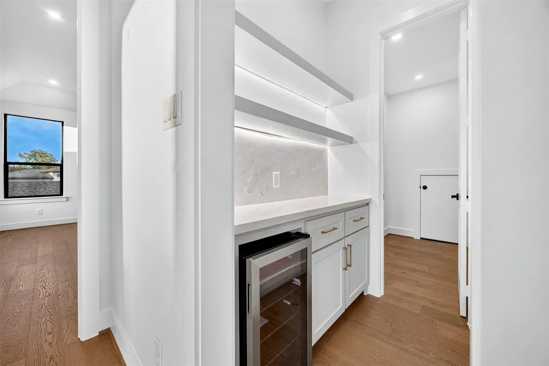 Photo of 1634 Antoine Drive