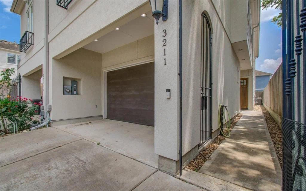 Photo of 3211 Jackson Street