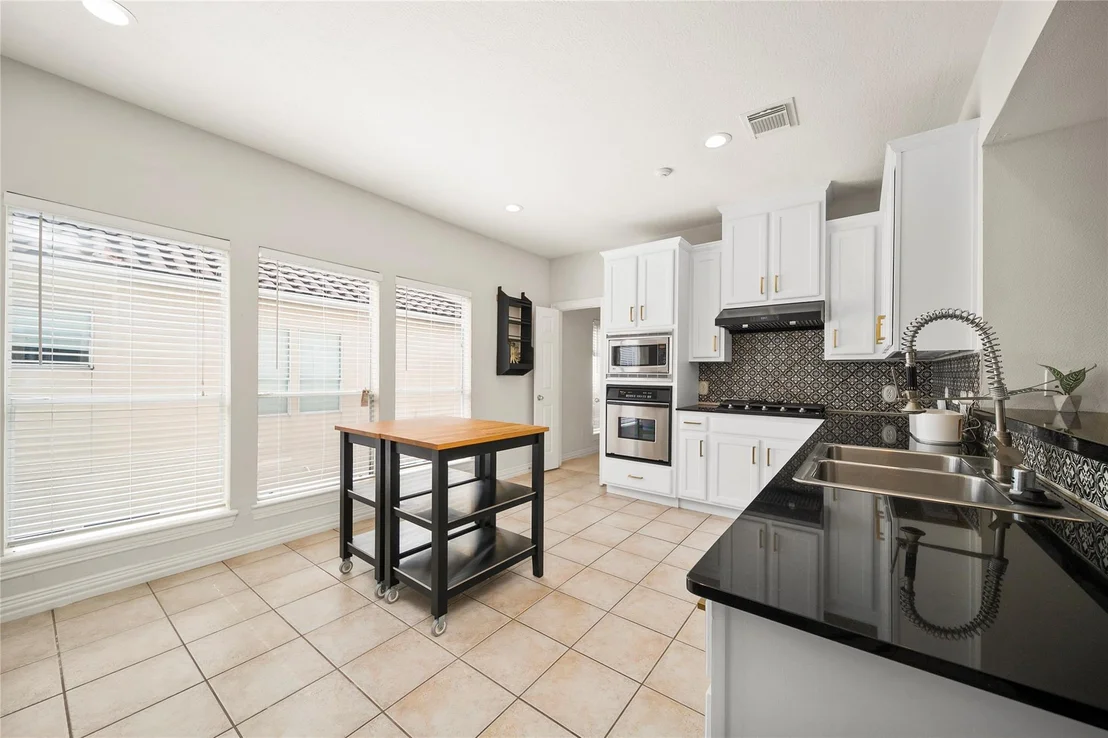 Photo of 6111 Windwater Pointe