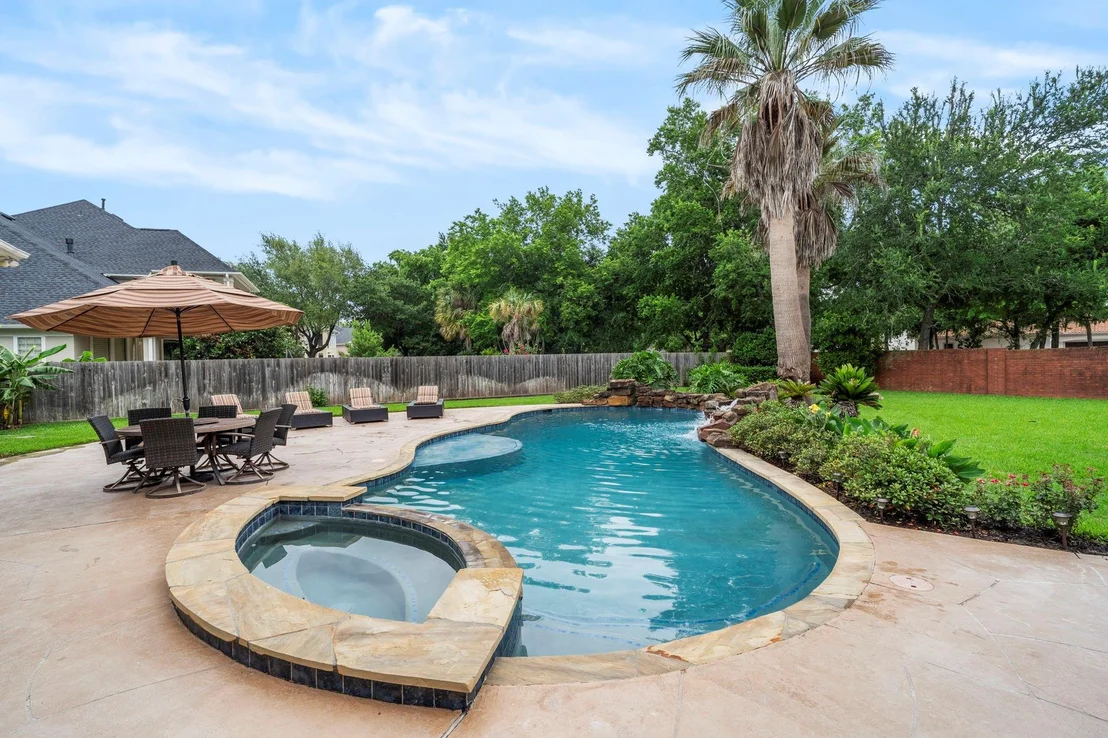 Photo of 8214 Forest Gate Drive