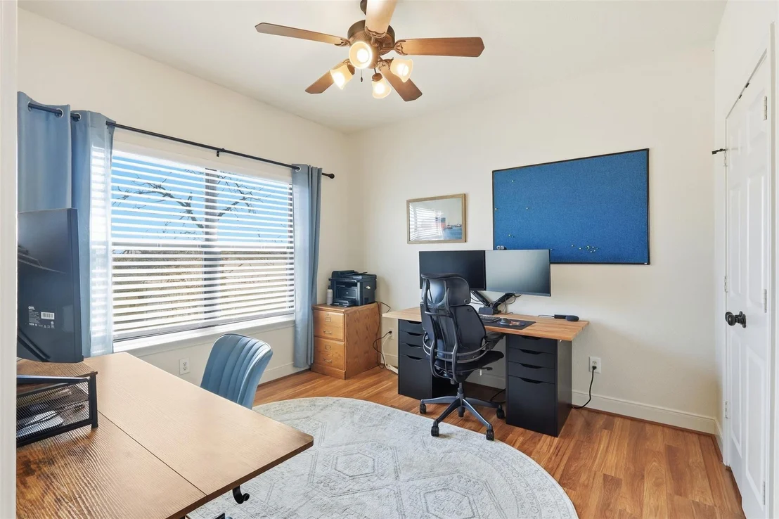 Photo of Unit D at 2424 Navigation Boulevard