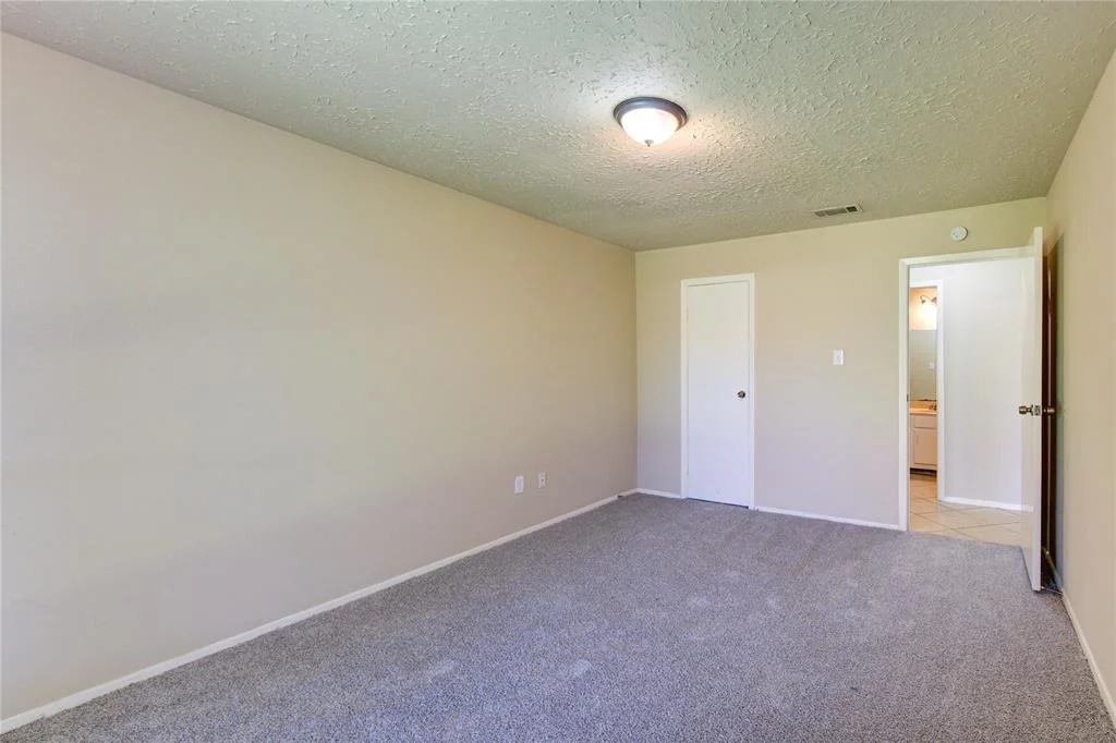 Photo of 6943 Foxwaithe Lane