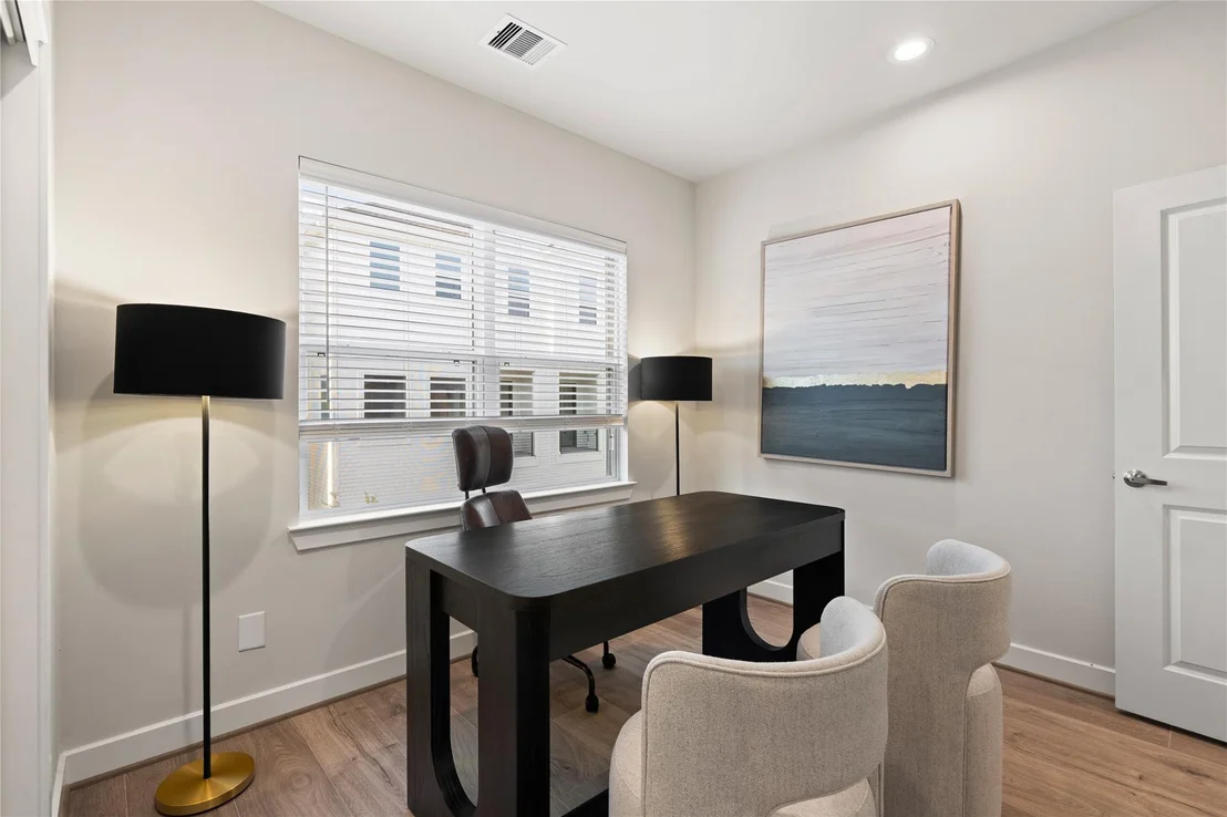 Photo of 3923 Willowbend Point Drive