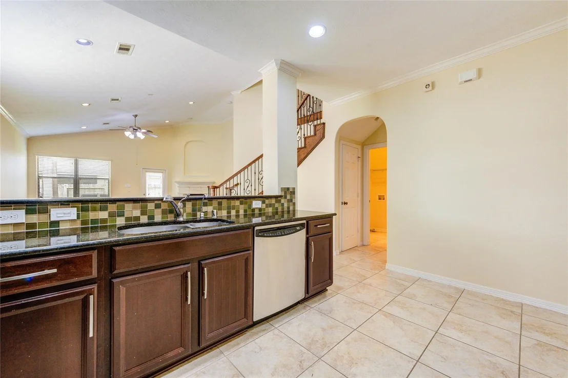 Photo of 2844 Torano
