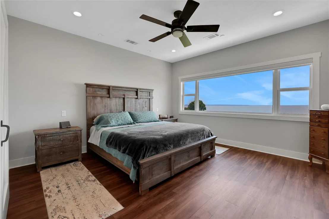 Photo of 230 Legacy Boulevard