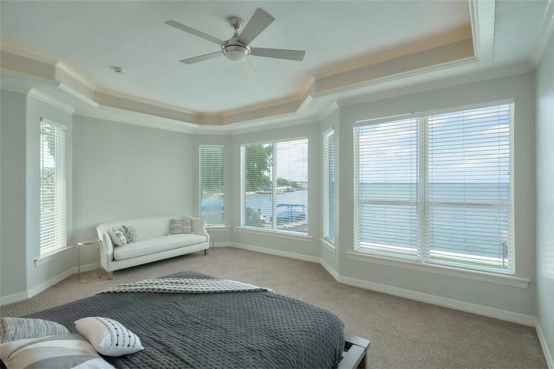 Photo of 11706 Edgewater Court