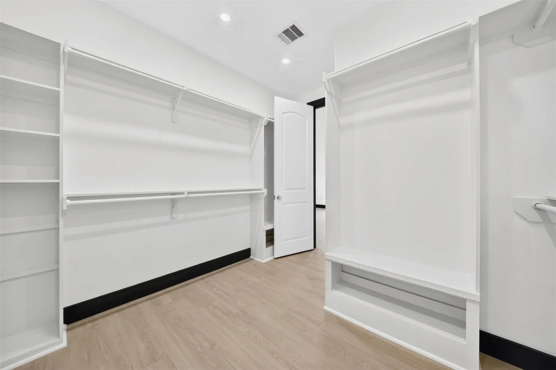 Photo of 7831 Sandy Street