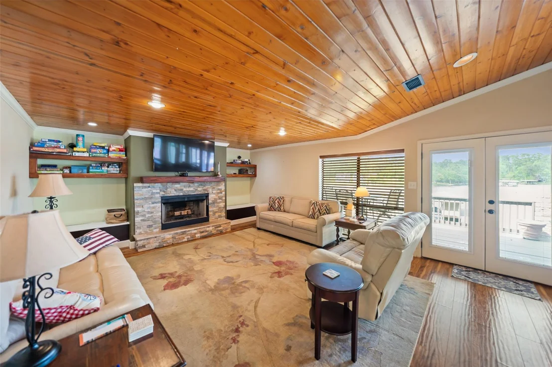 Photo of 121 Holiday Lane