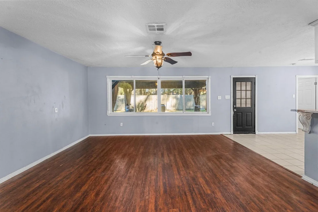 Photo of 8118 Oak Moss Drive