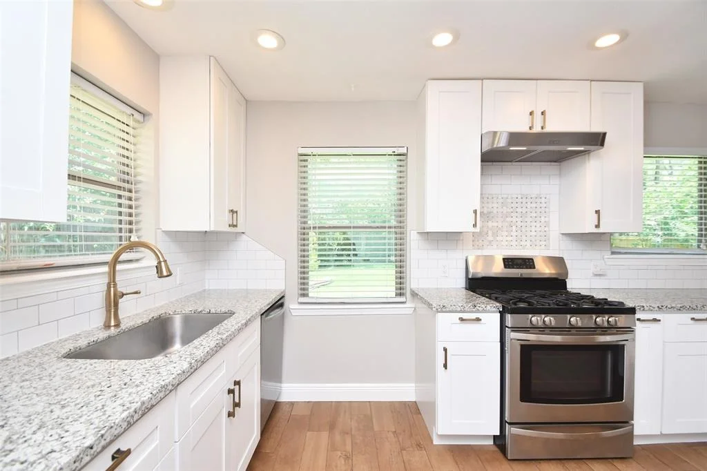 Photo of 5513 Commodore Drive