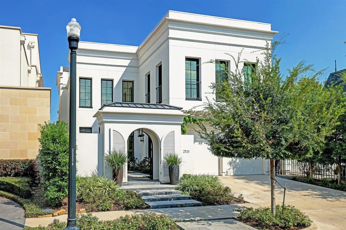 Photo of 2521 Westgate Drive