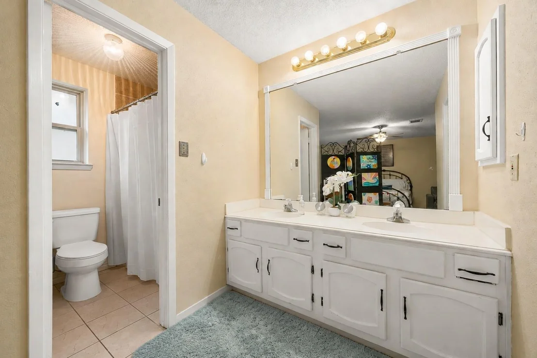 Photo of 17411 Huntersglen Circle