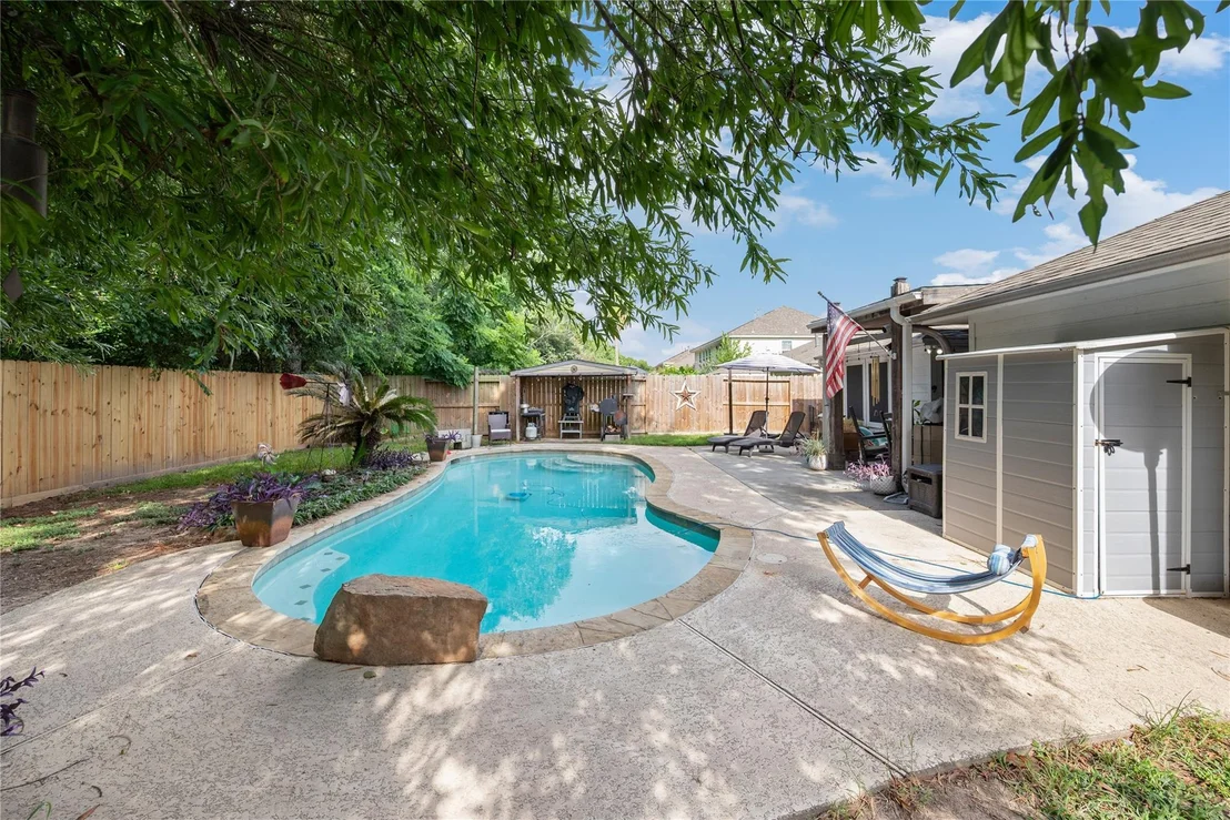 Photo of 723 Far Pines Drive