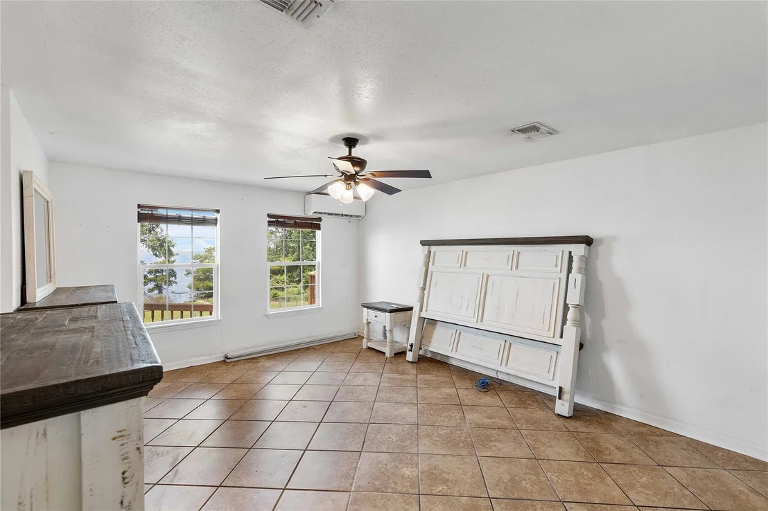 Photo of 3843 Simon Road