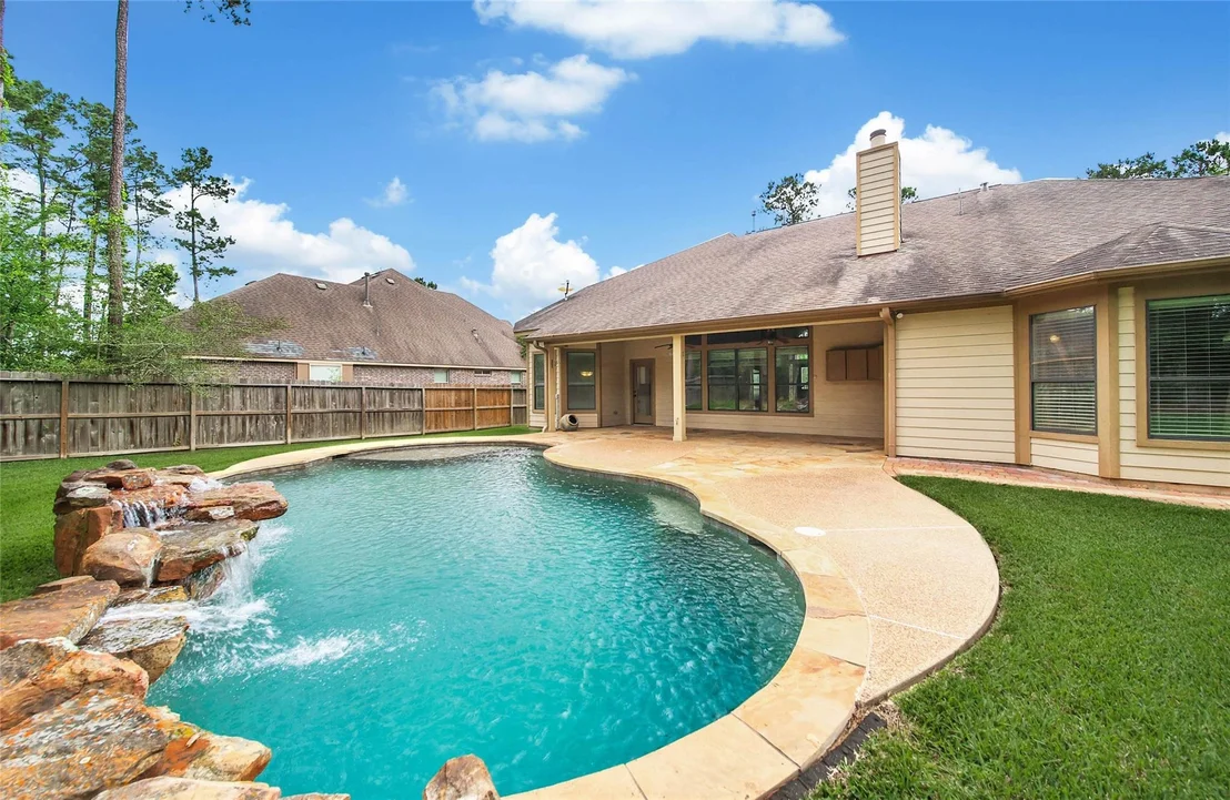 Photo of 40503 Manor Drive