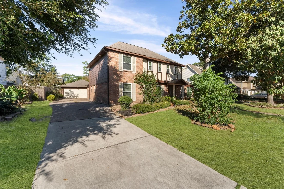 Photo of 7311 17th Green Drive