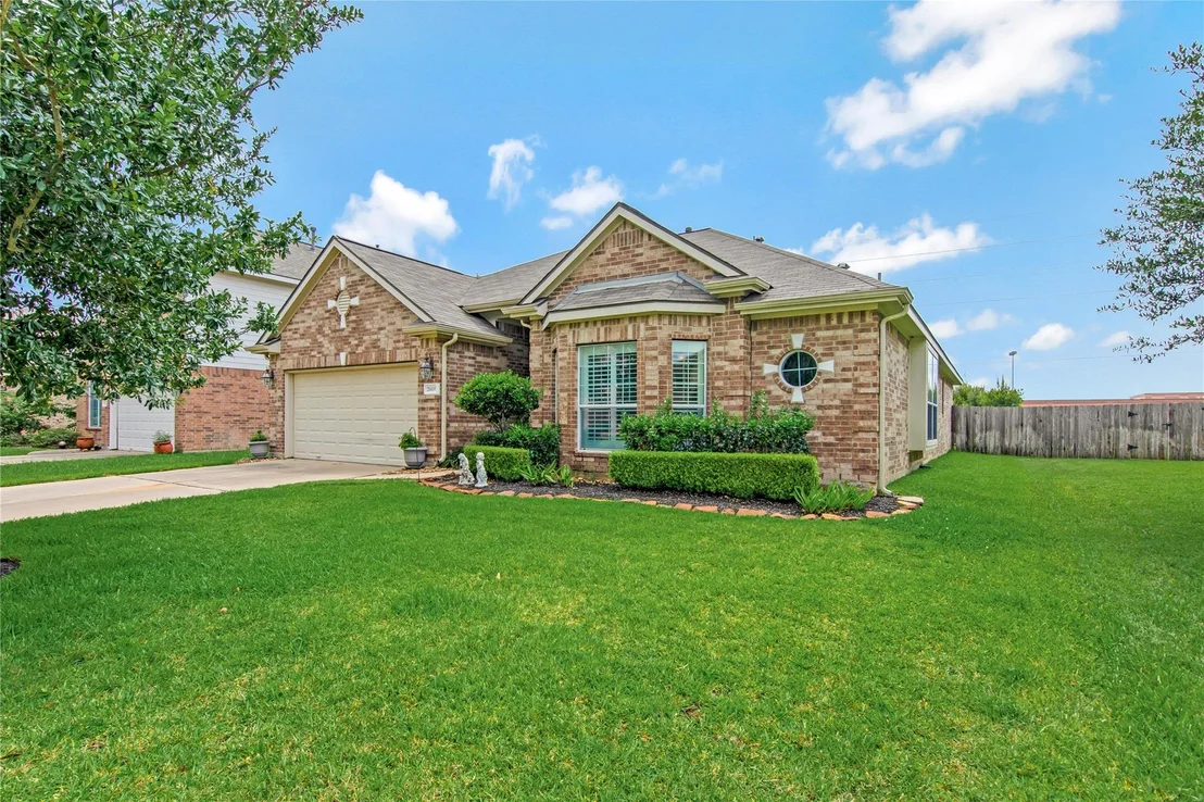 Photo of 21406 Avalon Queen Drive