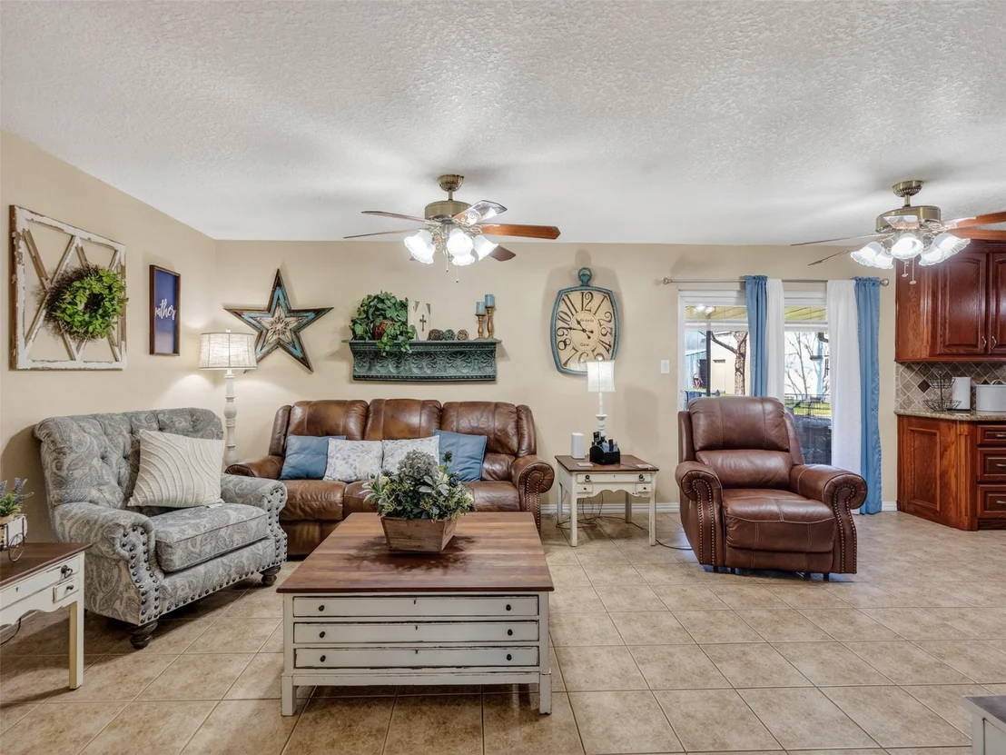 Photo of 1348 Gifford Road