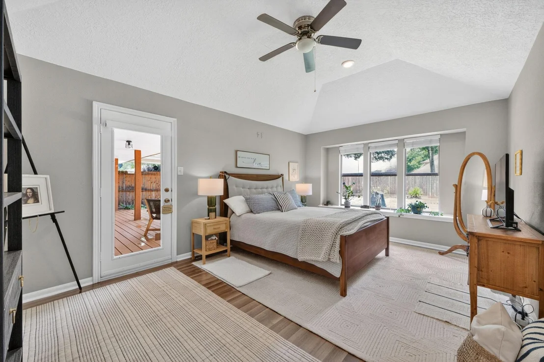Photo of 1602 S Hearthside Drive