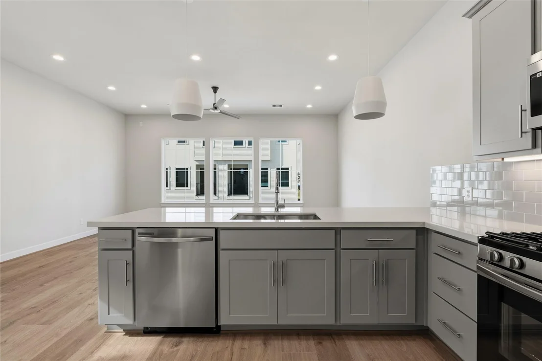 Photo of 3909 Willowbend Point Drive