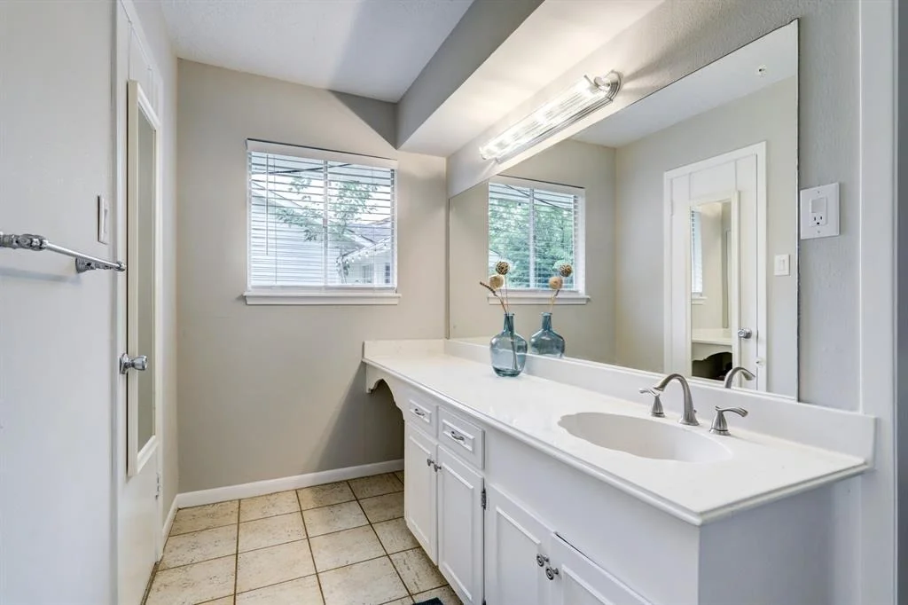 Photo of 8123 Braesview Lane