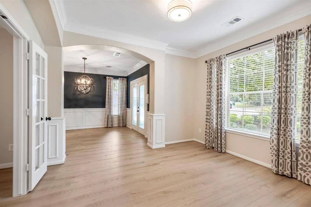 Photo of 55 N Altwood Circle