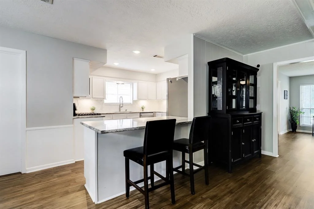 Photo of 8123 Braesview Lane