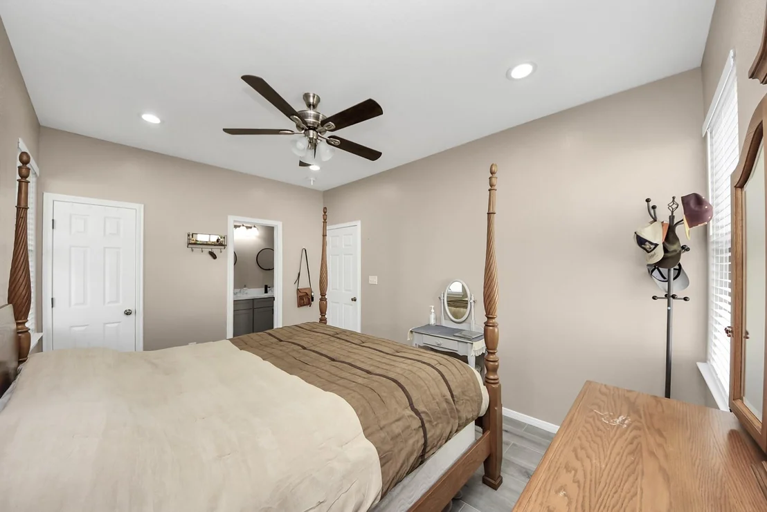 Photo of 6543 Crestford Lane