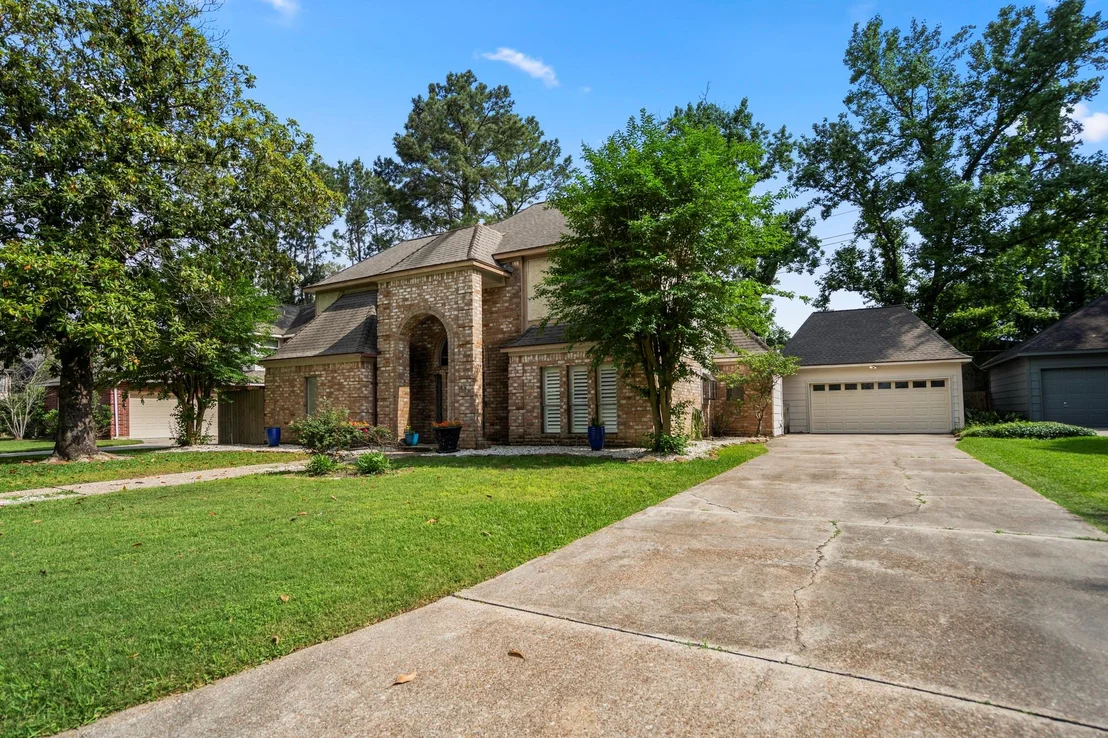 Photo of 407 Champion Lake Drive