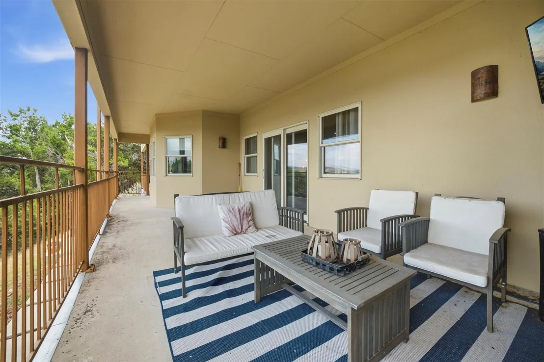 Photo of 6103 Lakeshore Drive