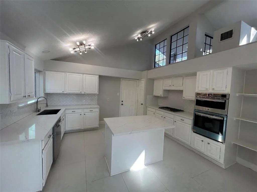 Photo of 6119 Fuller Street