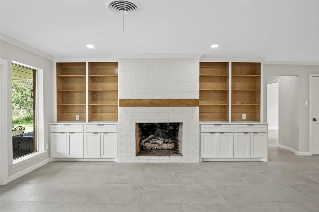 Photo of 2261 Riverside Drive