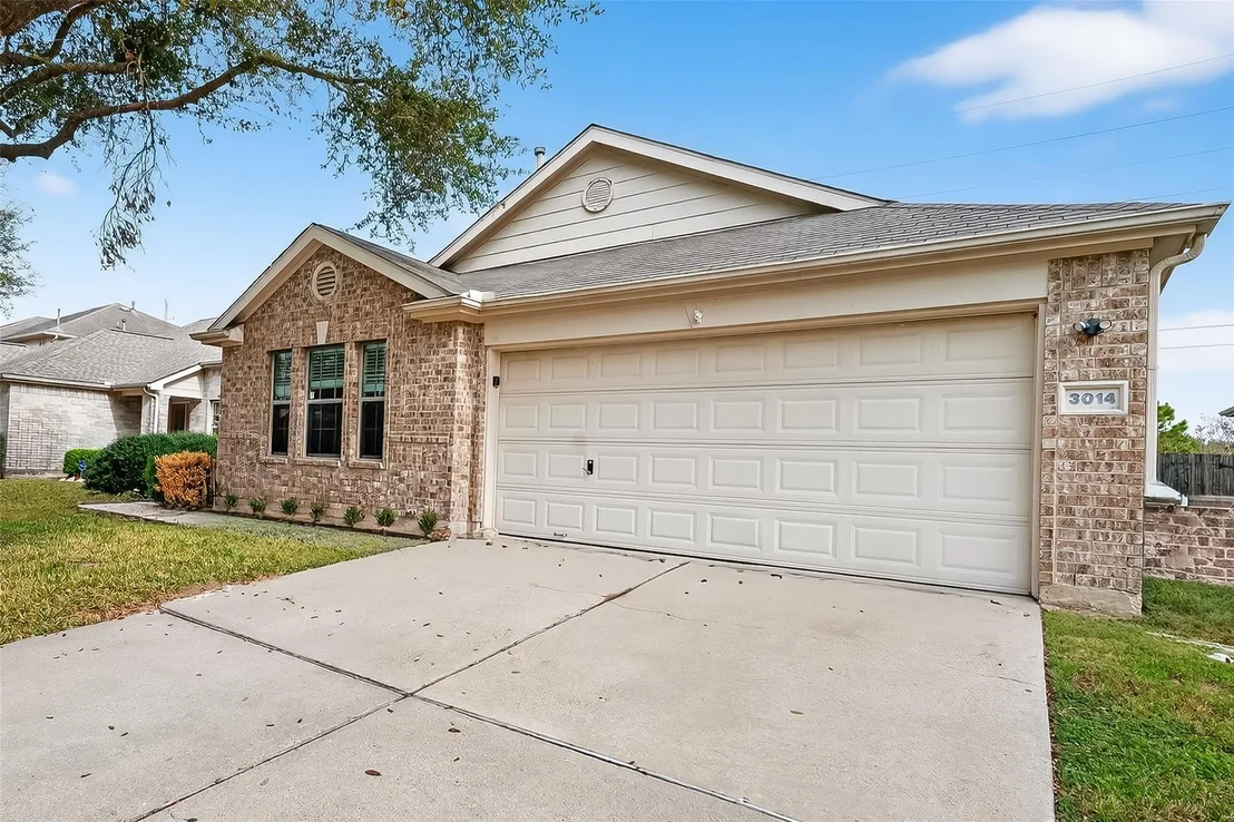 Photo of 3014 Crestbrook Bend Lane