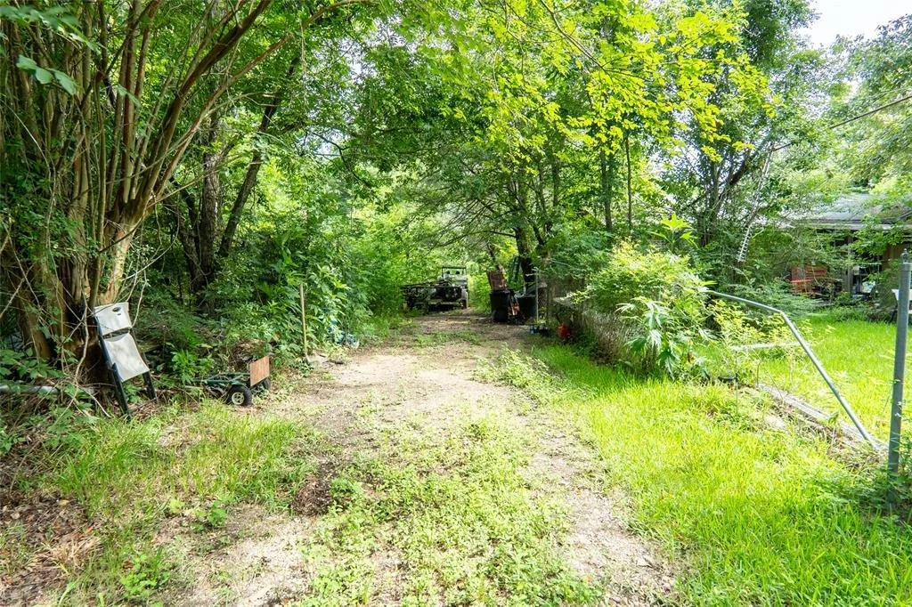 Photo of 21981 White Oak Drive