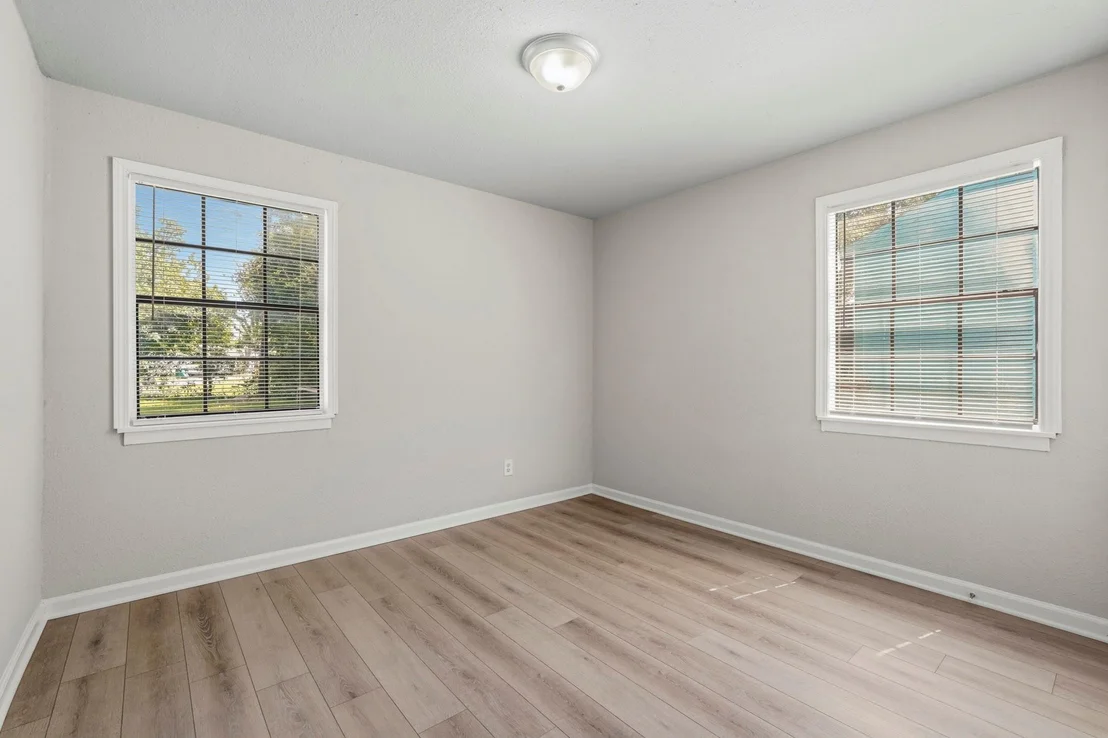 Photo of 2401 Windsor Lane