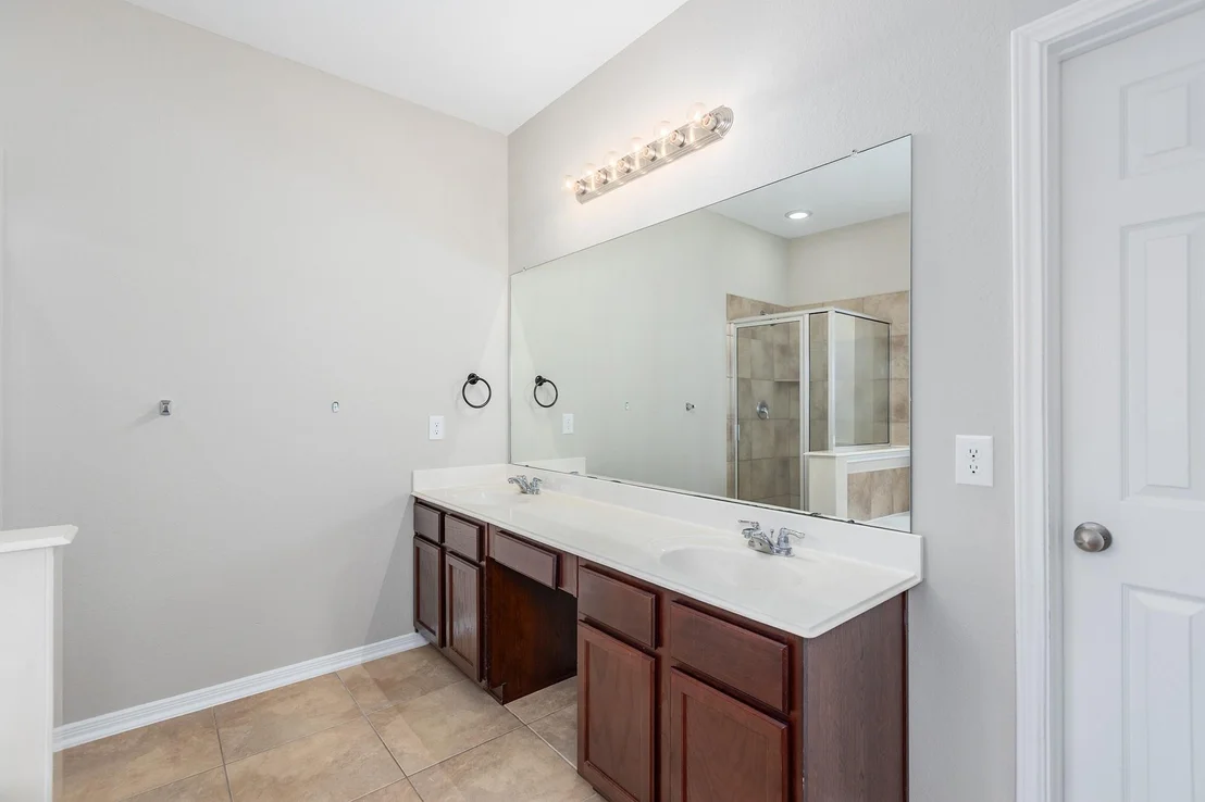 Photo of 6810 Oaken Gate Way