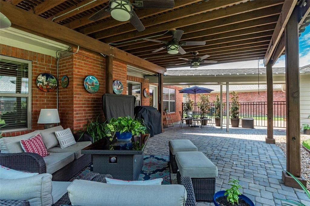 Photo of 15931 Manor Square Drive