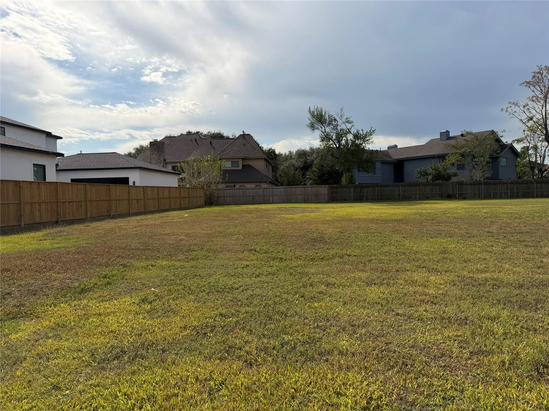 Photo of 8311 Summit Place
