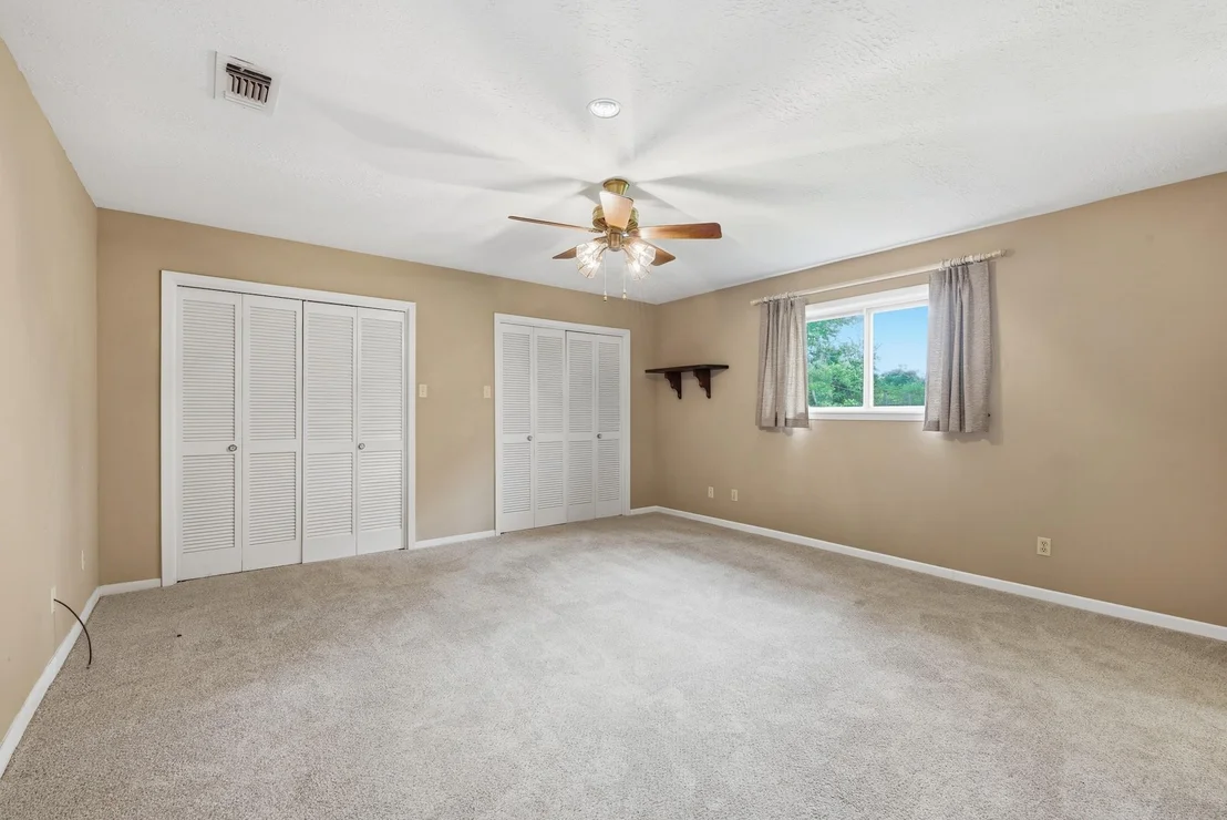 Photo of 806 Mary Lake Drive