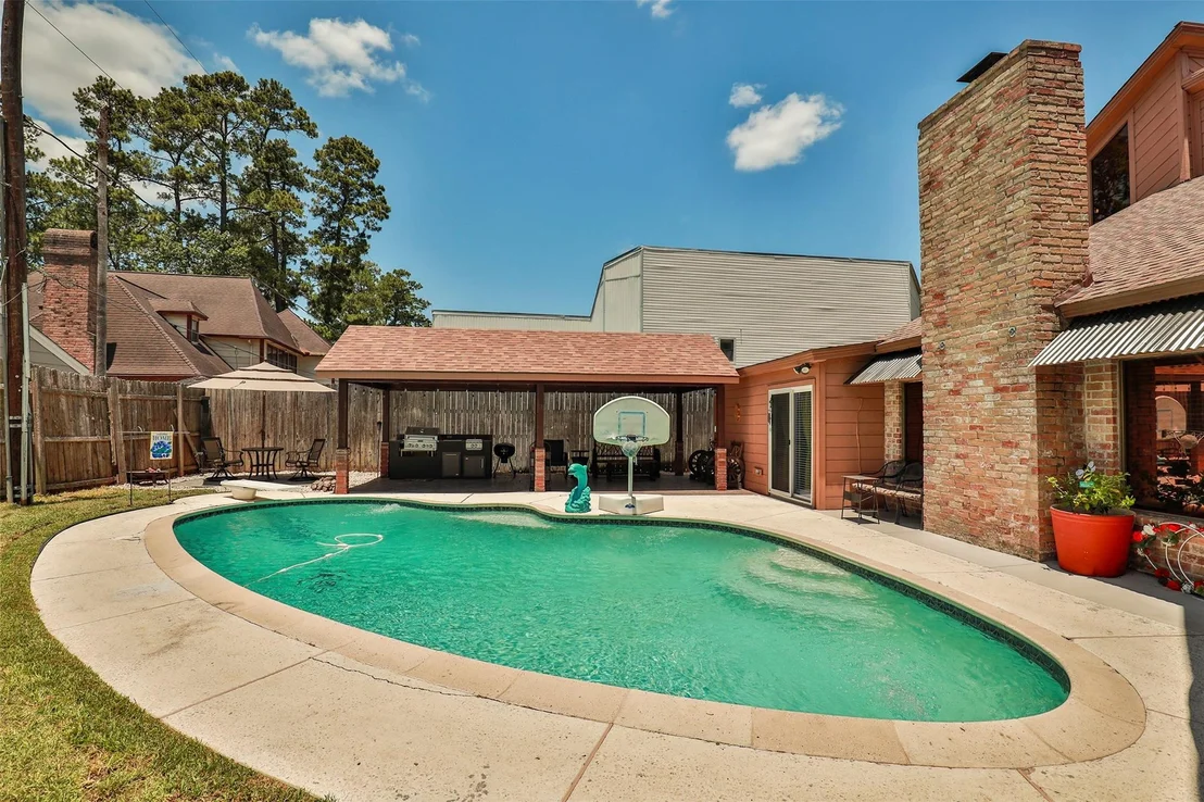 Photo of 15703 Winding Moss Drive