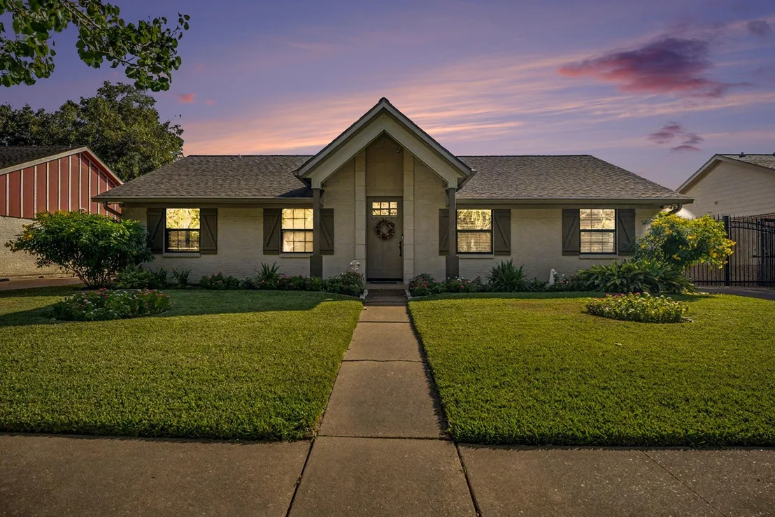 Photo of 8515 Edgemoor Drive