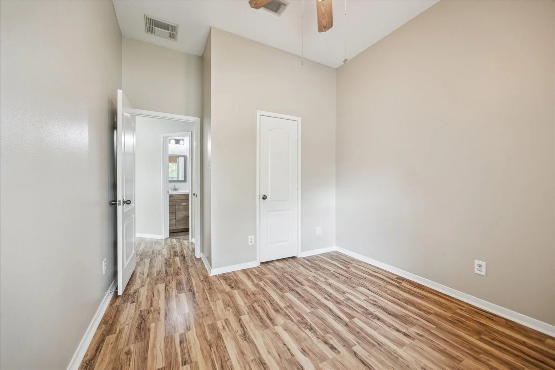 Photo of 2708 Courtyard Lane