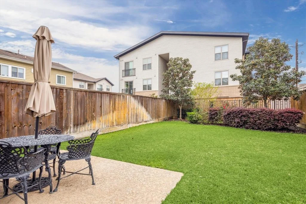 Photo of 8823 Narrow Leaf Street