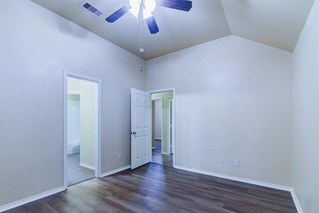 Photo of 421 Laddingford Lane