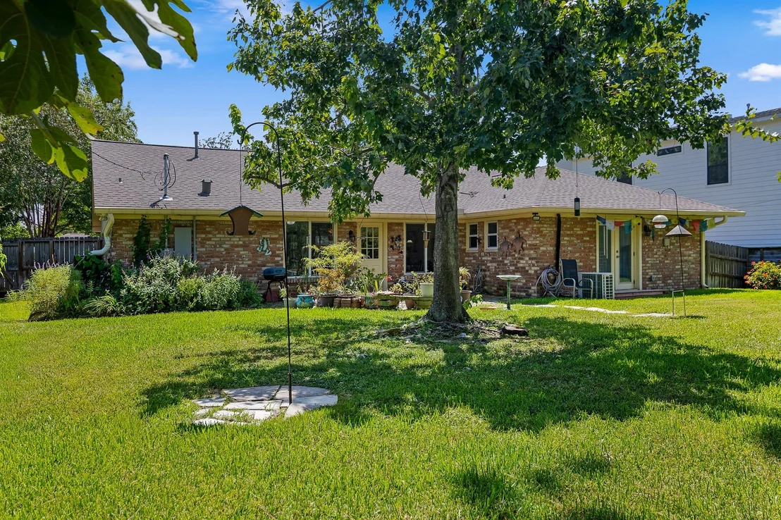 Photo of 1427 Adkins Road