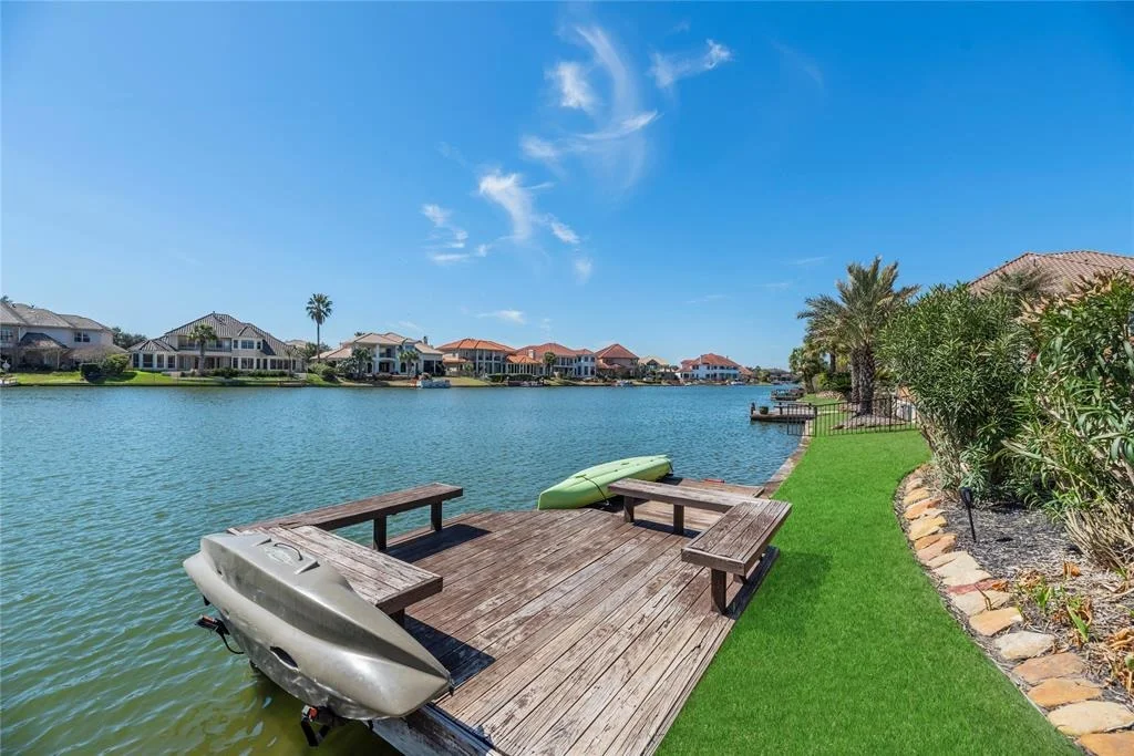 Photo of 18919 Crescent Bay Drive