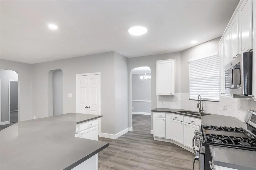 Photo of 3143 W Hampton Drive